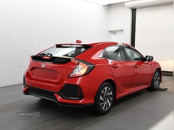 Used Honda Civic 2018 for sale - 76271129: Photo 2