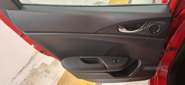 Used Honda Civic 2018 for sale - 76271129: Photo 38