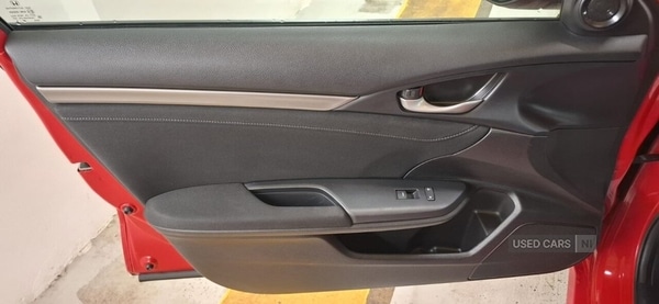 Used Honda Civic 2018 for sale - 76271129: Photo 39