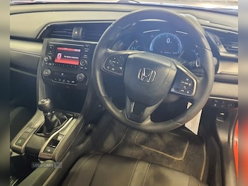 Used Honda Civic 2018 for sale - 76271129: Photo 3