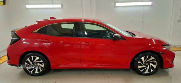 Used Honda Civic 2018 for sale - 76271129: Photo 4
