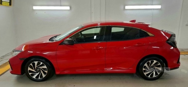 Used Honda Civic 2018 for sale - 76271129: Photo 9