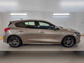 Used Ford Focus 2020 for sale - 76228491: Photo 3