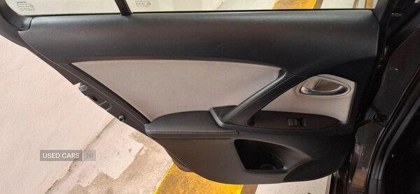 Used Toyota Avensis 2018 for sale - 74363579: Photo 38