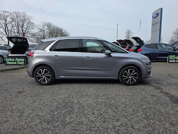 Used Citroen C4 Picasso 2018 for sale - 77977950: Photo