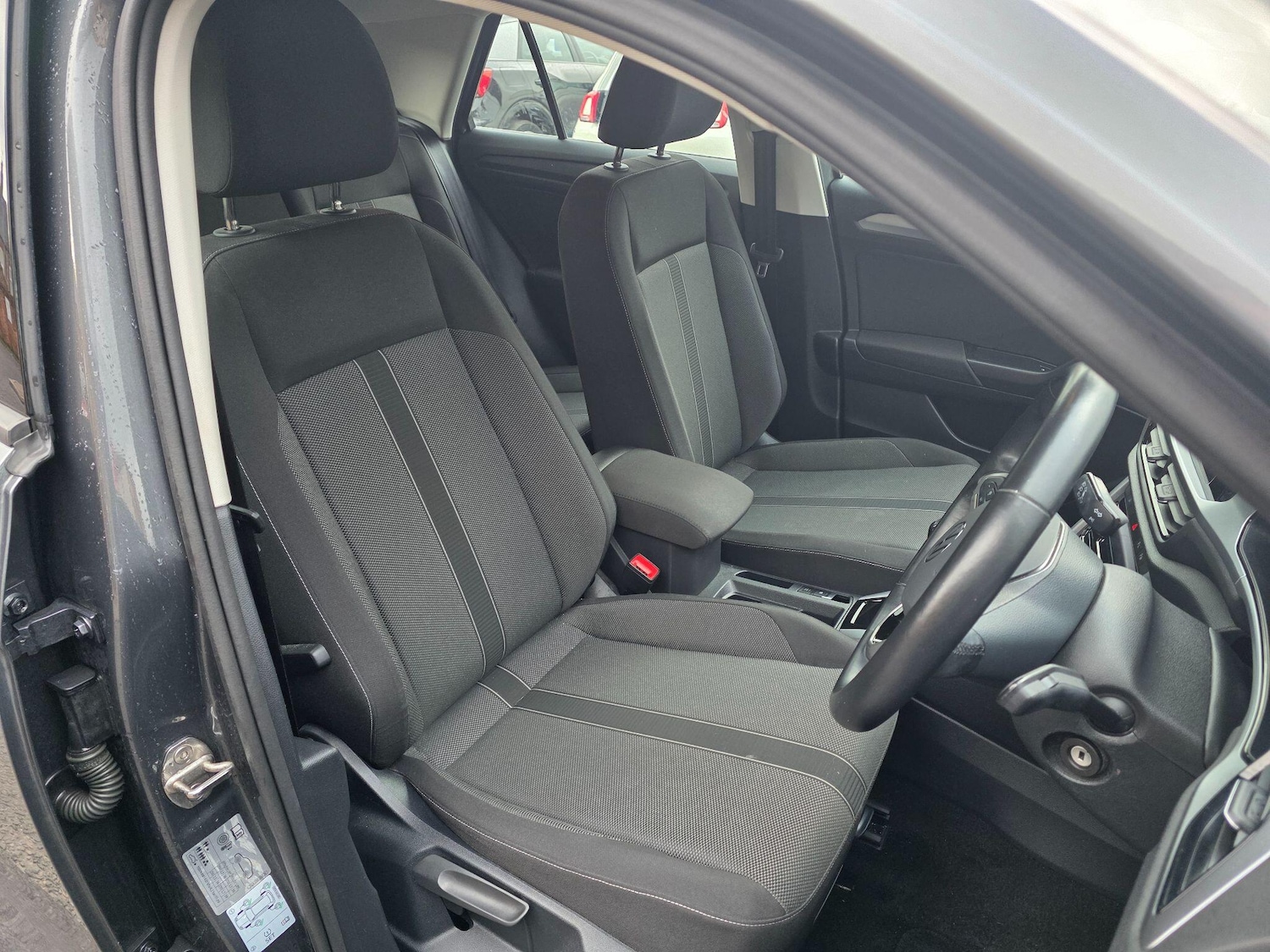 Used Volkswagen T-Roc for sale - 77290776: Photo 13