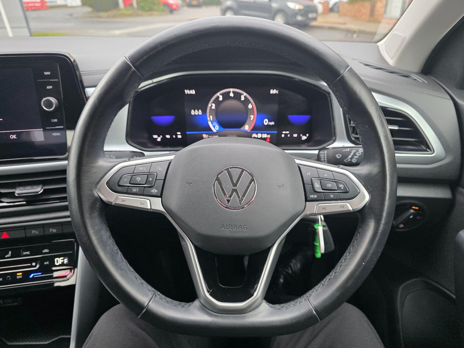 Used Volkswagen T-Roc for sale - 77290776: Photo 14