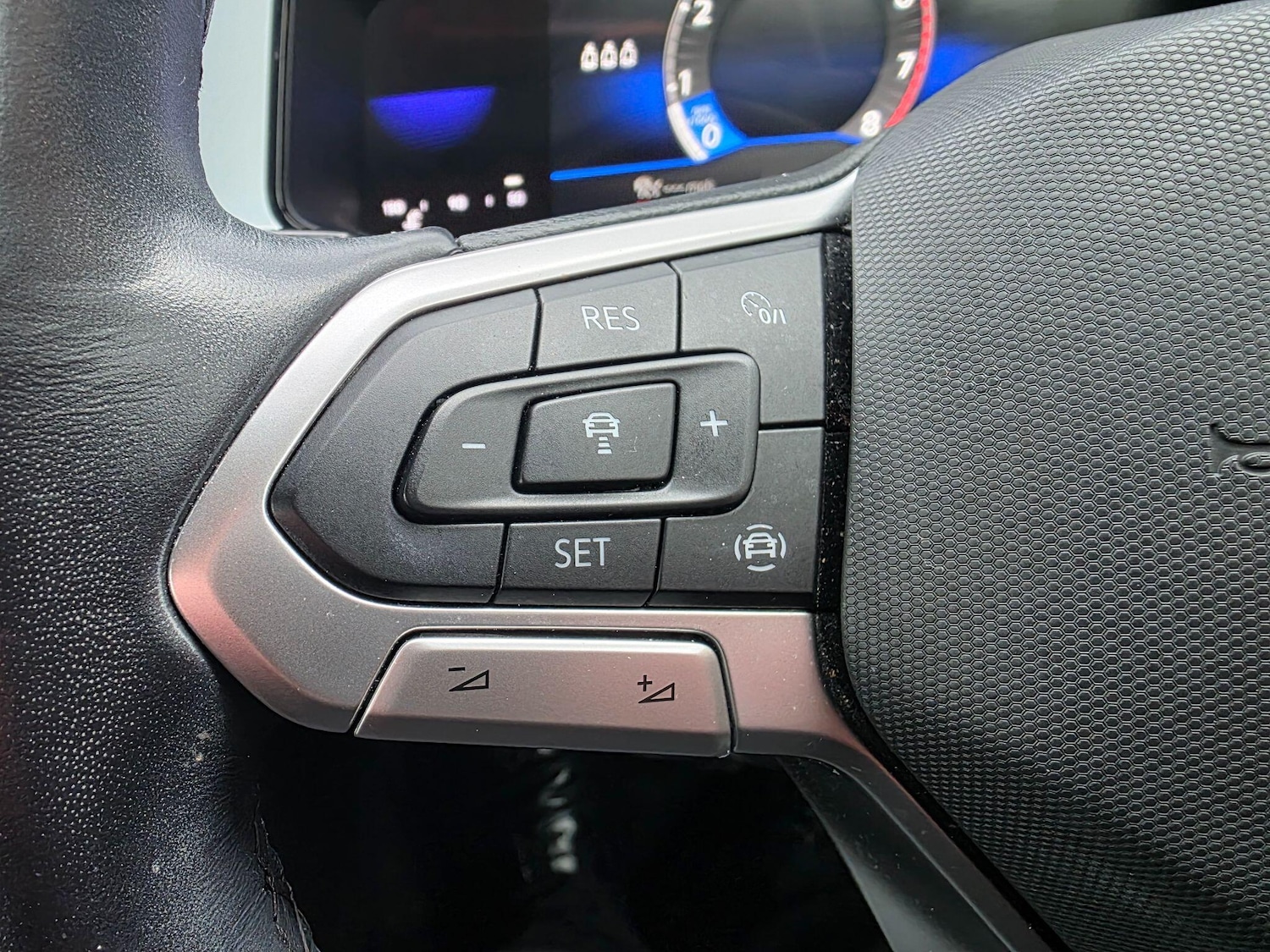 Used Volkswagen T-Roc for sale - 77290776: Photo 15