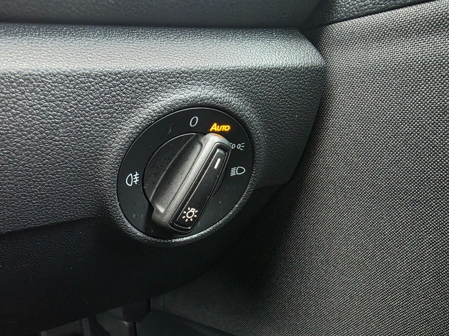 Used Volkswagen T-Roc for sale - 77290776: Photo 26