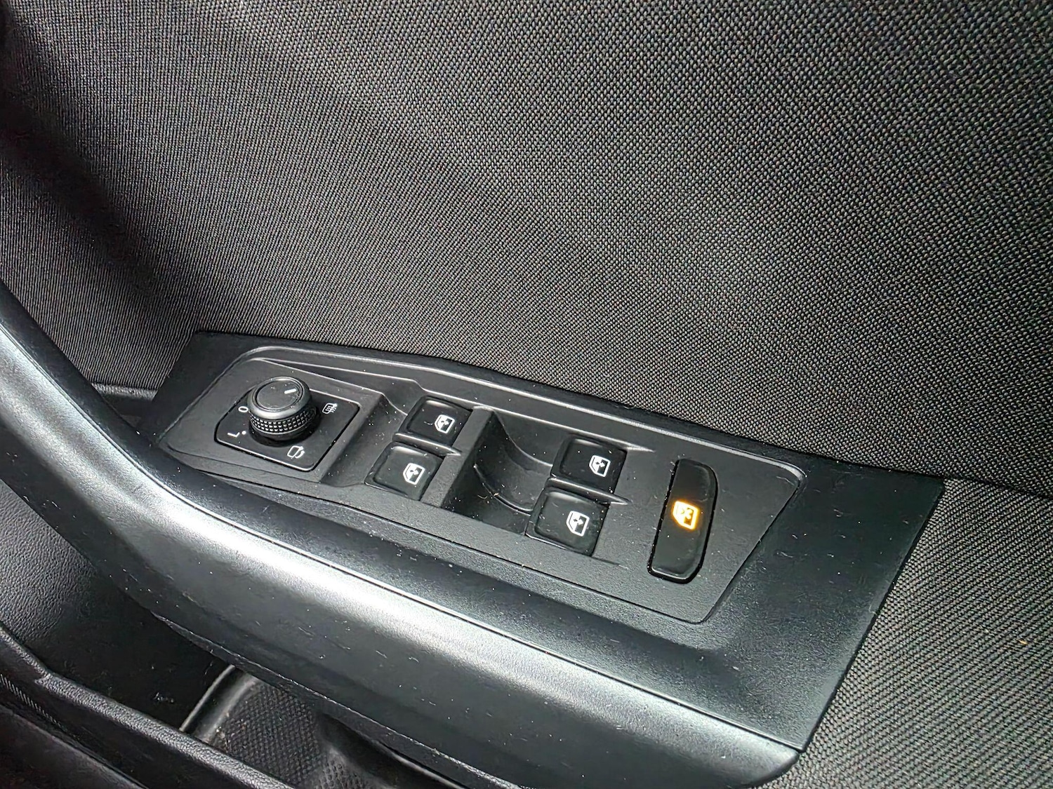 Used Volkswagen T-Roc for sale - 77290776: Photo 27