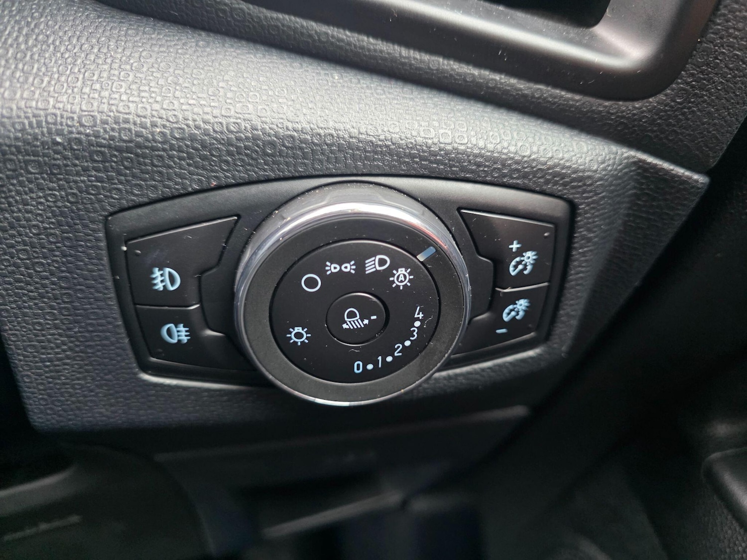 Used Ford Ecosport 2023 for sale - 77625180: Photo 28