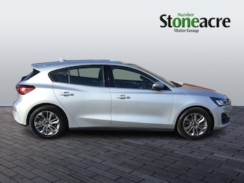 Used Ford Focus 2023 for sale - 76179474: Photo 2