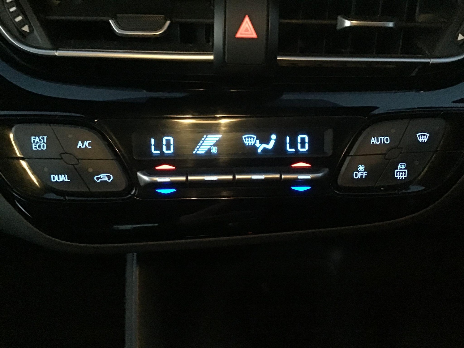 Used Toyota C-HR 2023 for sale - 77039750: Photo 22