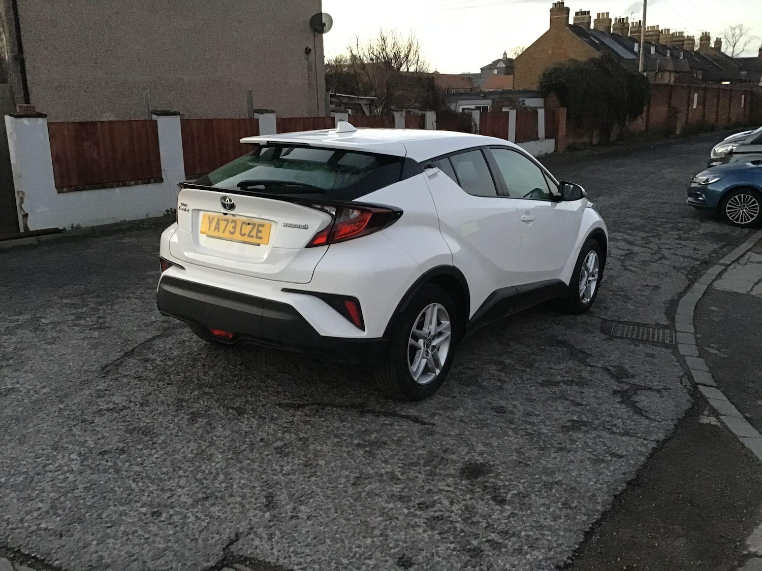 Used Toyota C-HR 2023 for sale - 77039750: Photo 3