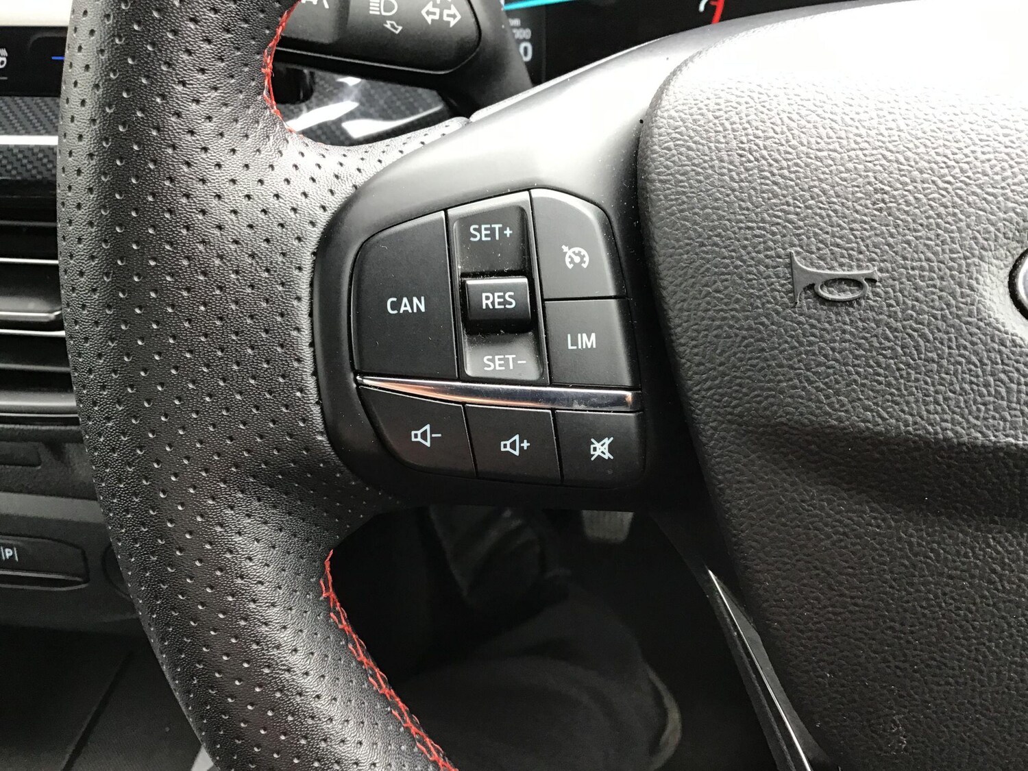 Used Ford Focus 2023 for sale - 75756359: Photo 14