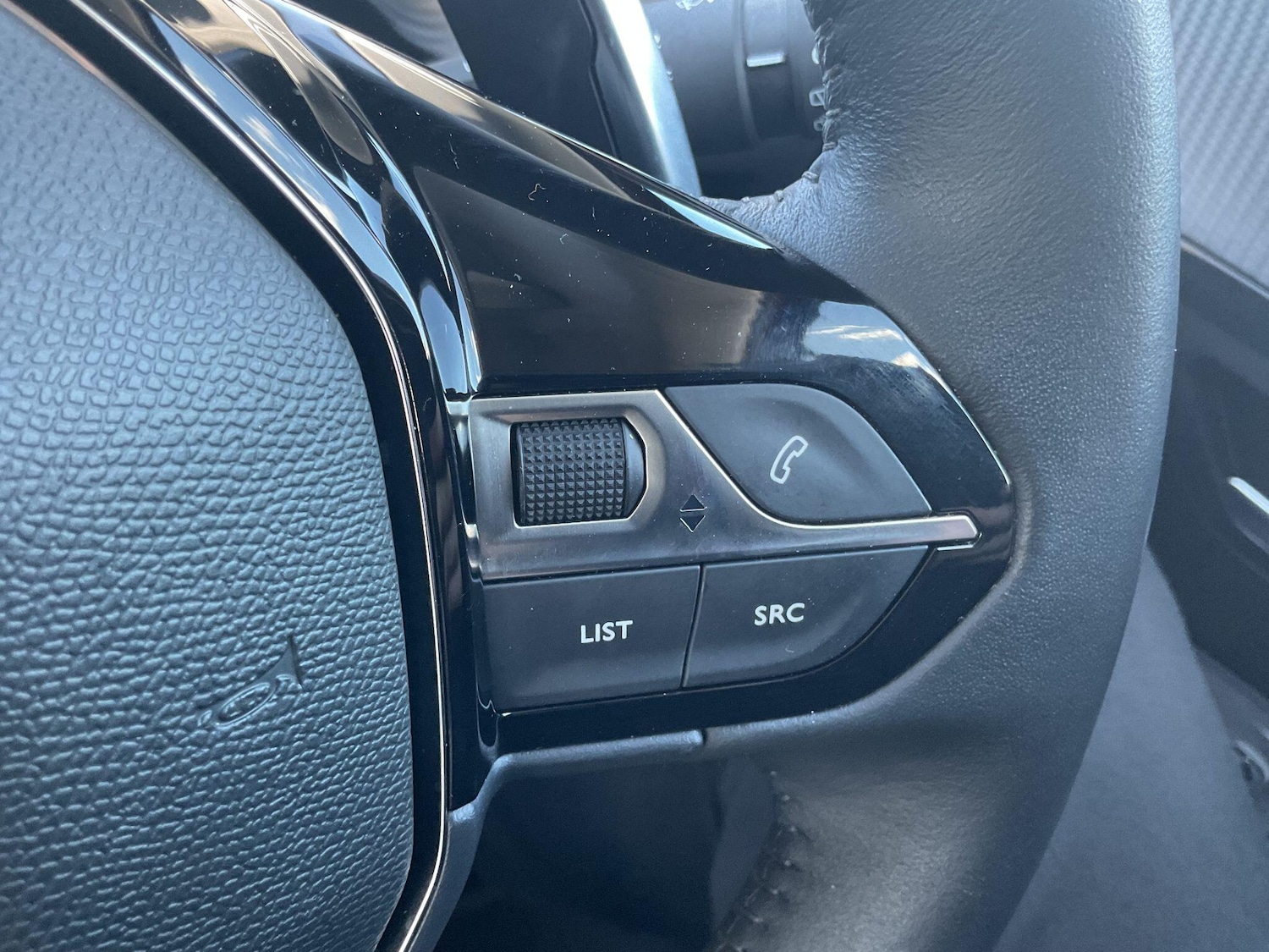 Used Peugeot 208 2022 for sale - 75965579: Photo 24