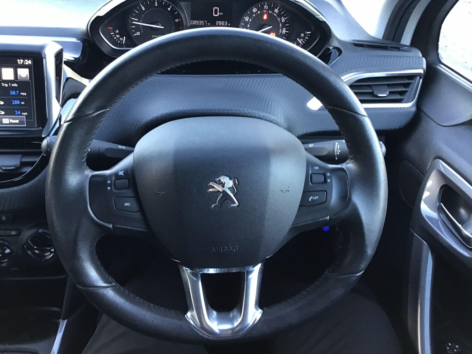Used Peugeot 2008 2017 for sale - 76179334: Photo 13