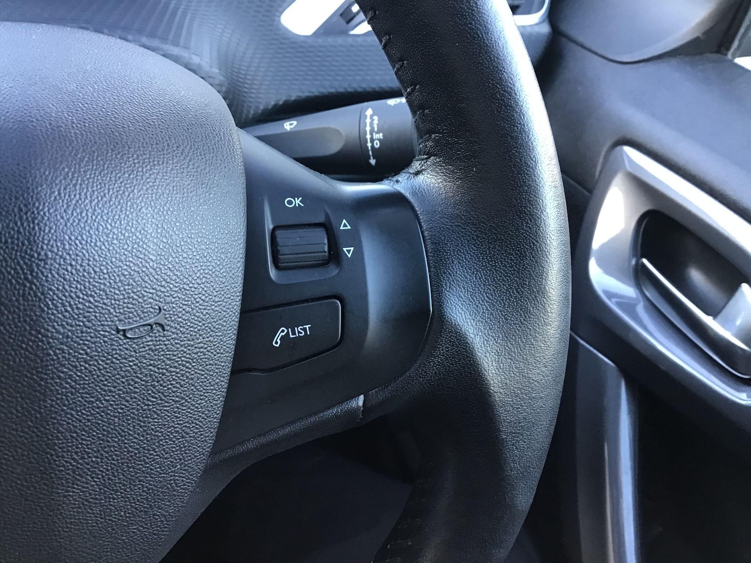 Used Peugeot 2008 2017 for sale - 76179334: Photo 14