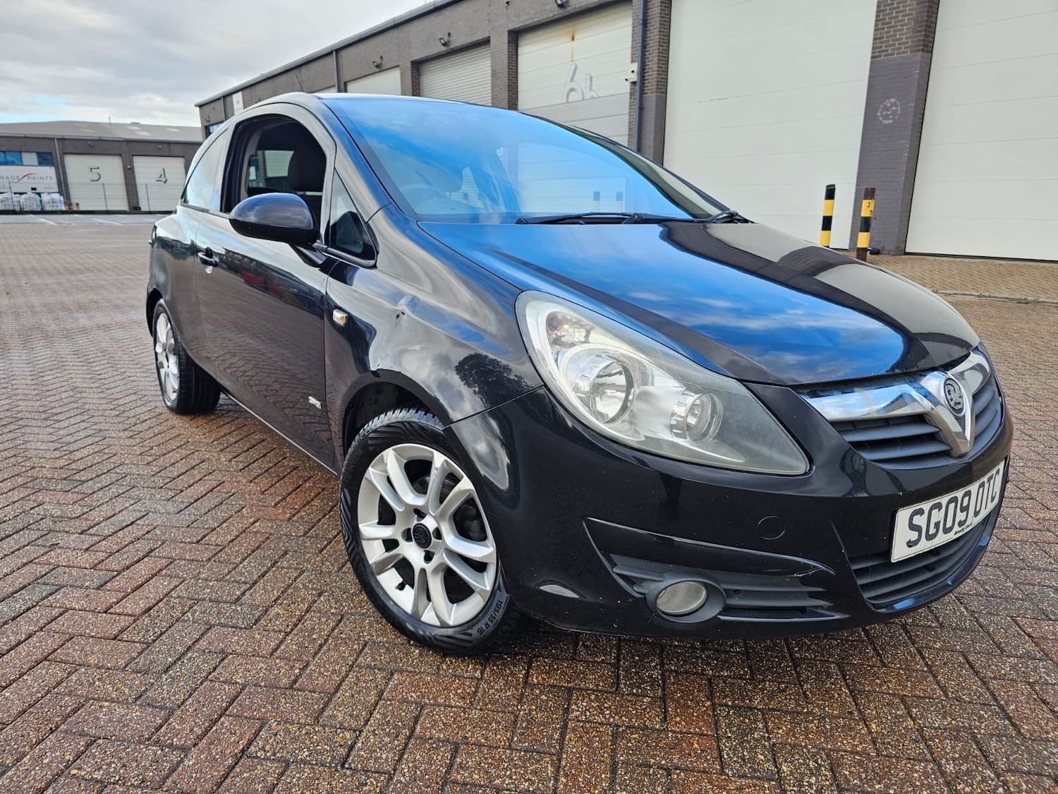 Used Vauxhall Corsa 2009 for sale - 76377152: Photo 4