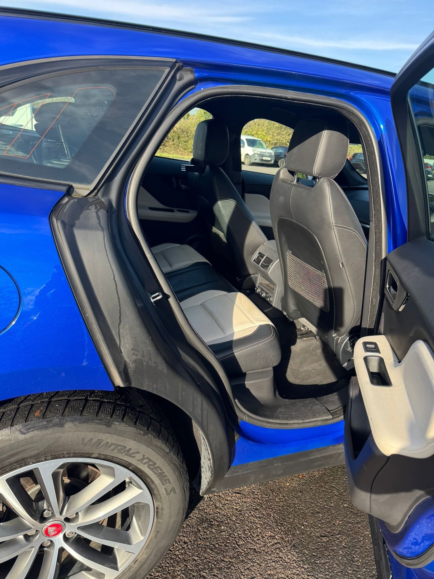 Used Jaguar F-Pace 2018 for sale - 76576985: Photo 6