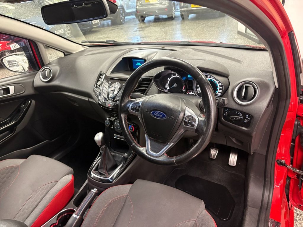 Used Ford Fiesta 2015 for sale - 77654884: Photo 2