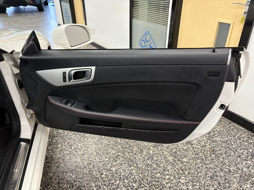 Used Mercedes-Benz SLK 2013 for sale - 77236681: Photo 30