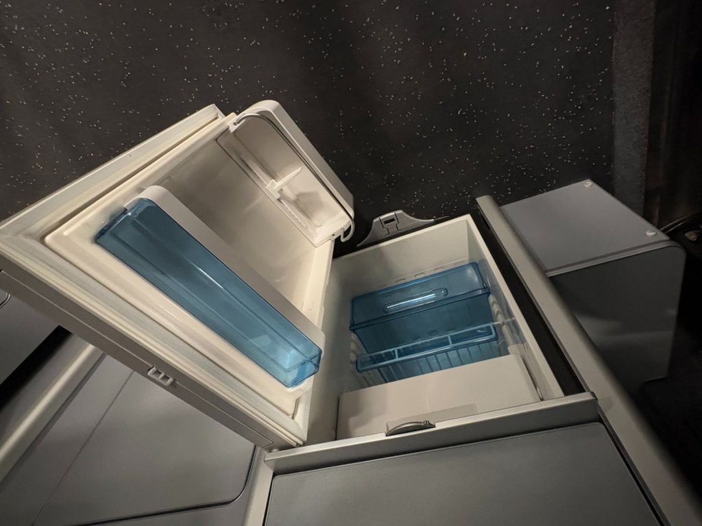 Used Volkswagen Campervan 1998 for sale - 76570192: Photo 11