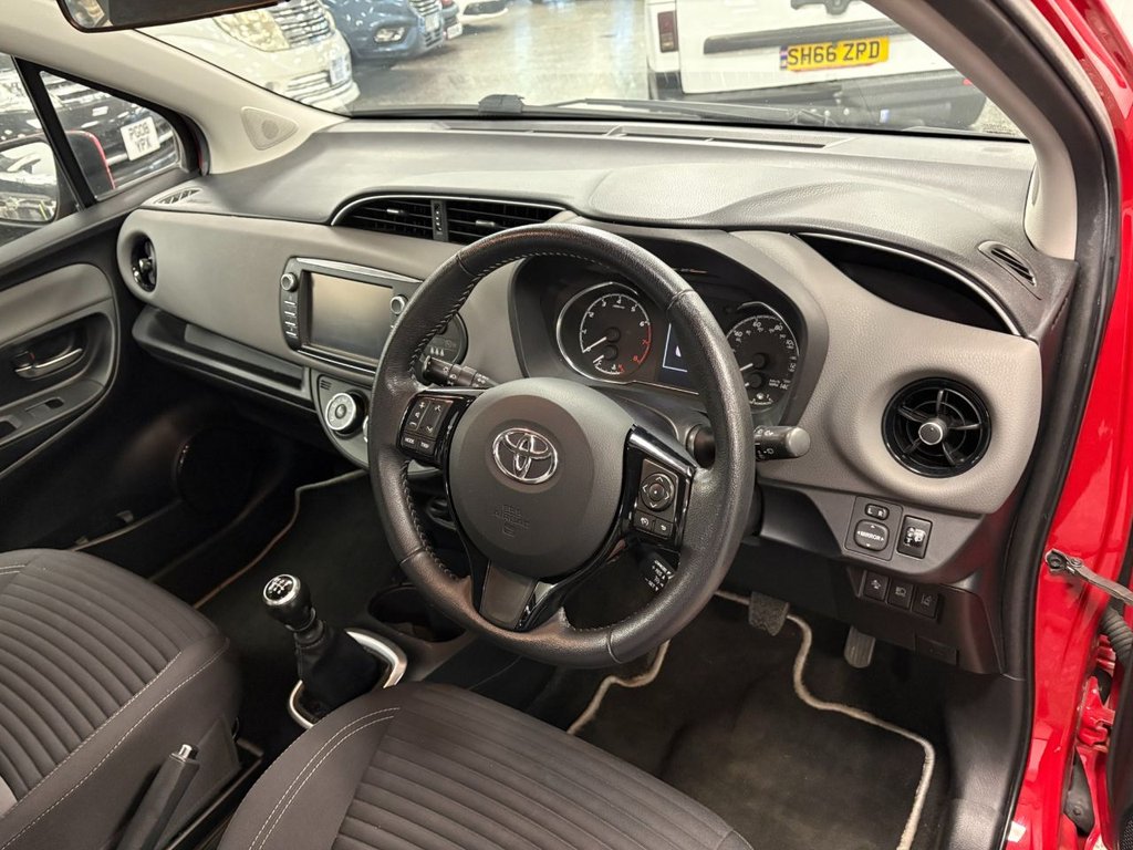 Used Toyota Yaris 2018 for sale - 76009638: Photo 2