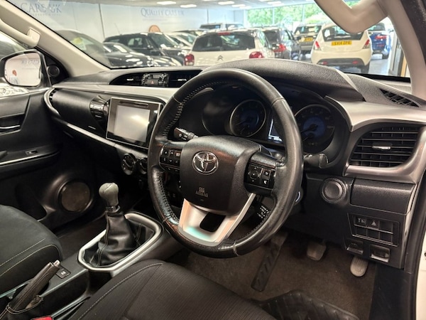 Used Toyota Hilux 2016 for sale - 75286651: Photo 2