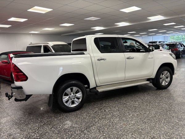 Used Toyota Hilux 2016 for sale - 75286651: Photo 4