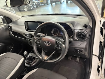 Used Hyundai i10 2020 for sale - 79550994: Photo