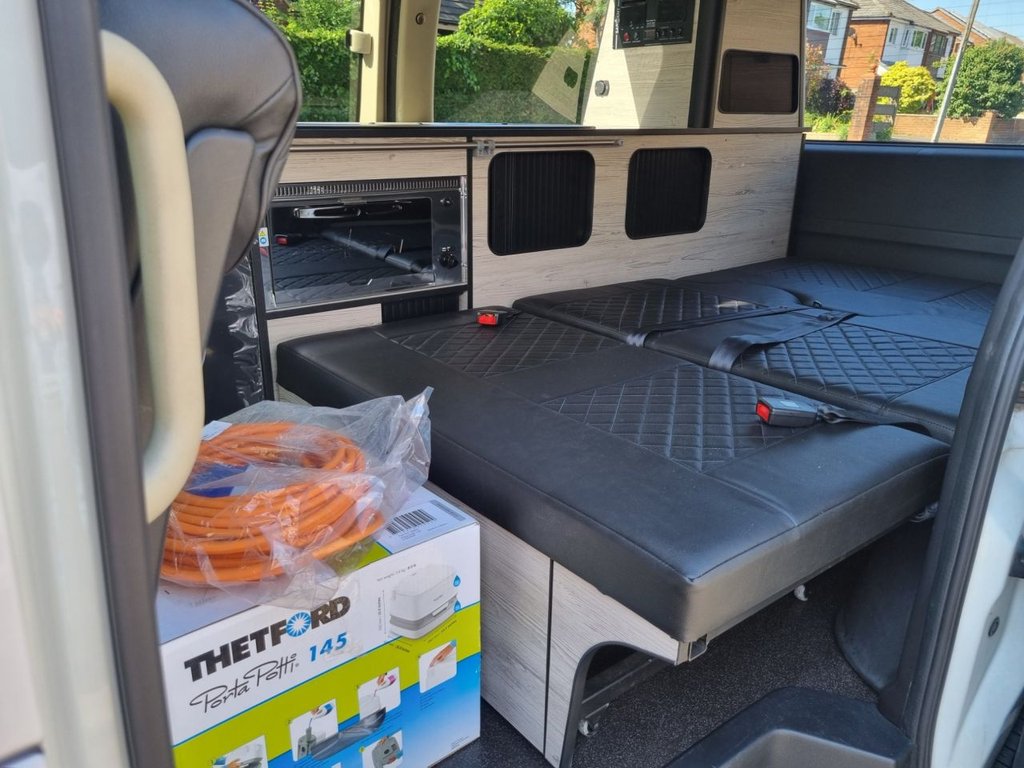 Used Nissan Elgrand 2004 for sale - 74784873: Photo 5