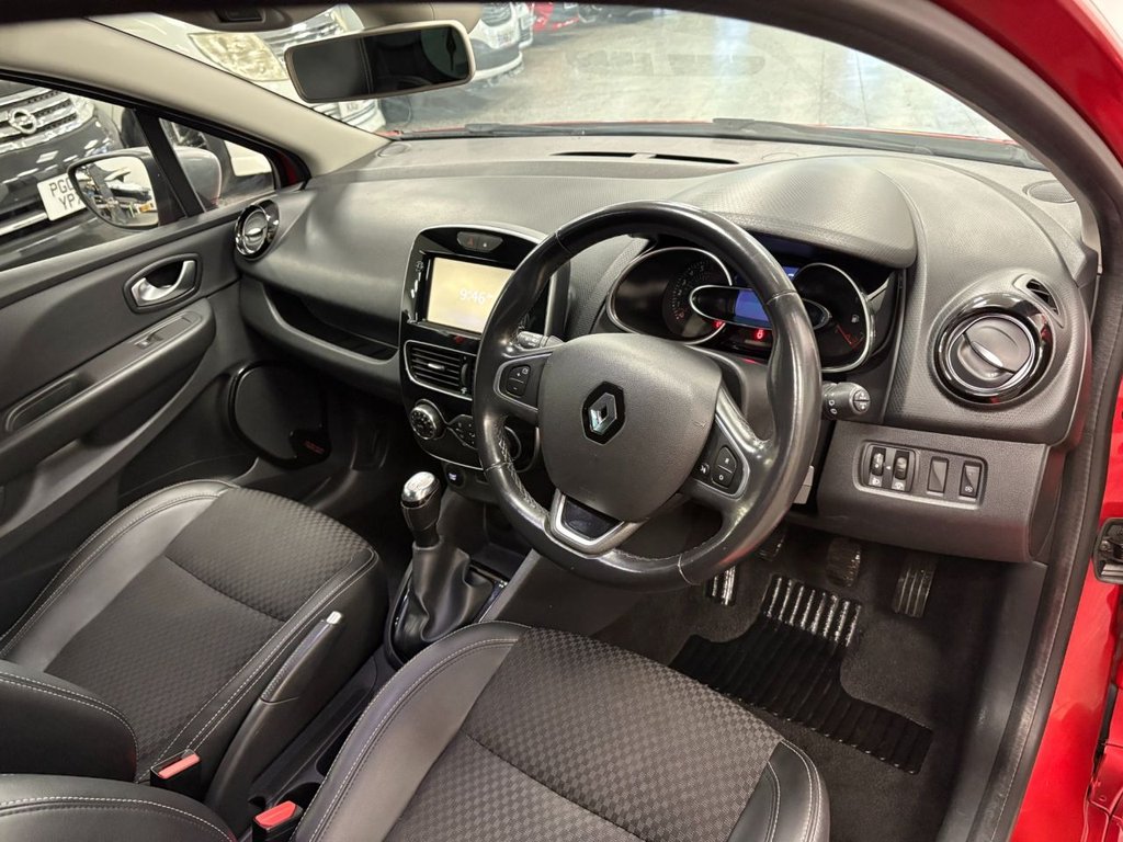 Used Renault Clio 2018 for sale - 76313272: Photo 2