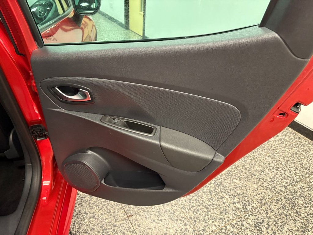 Used Renault Clio 2018 for sale - 76313272: Photo 25