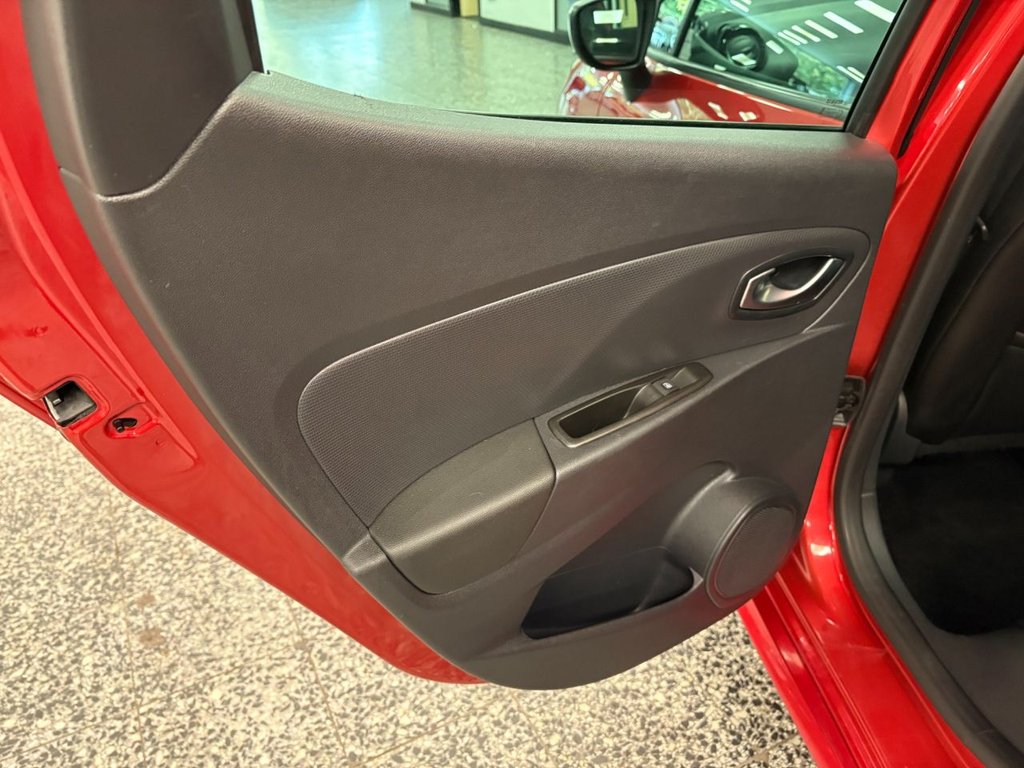 Used Renault Clio 2018 for sale - 76313272: Photo 27