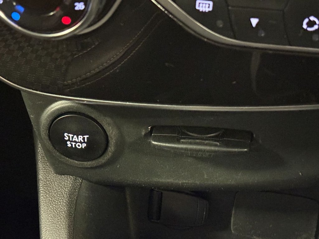 Used Renault Clio 2018 for sale - 76313272: Photo 40