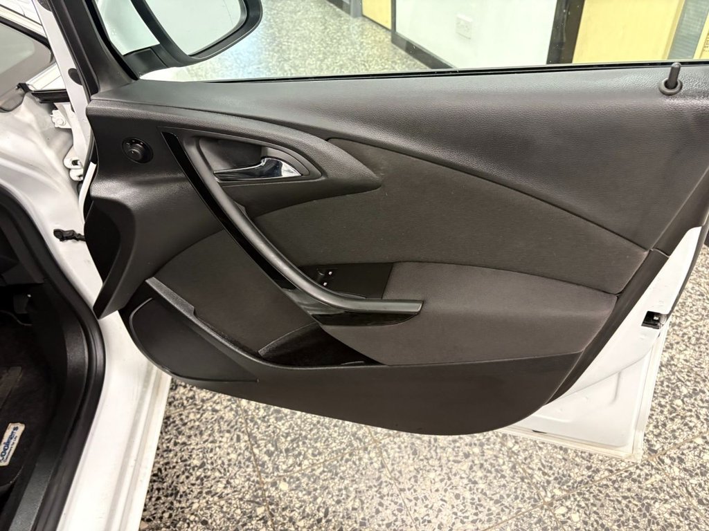 Used Vauxhall Astra 2015 for sale - 77967143: Photo 20