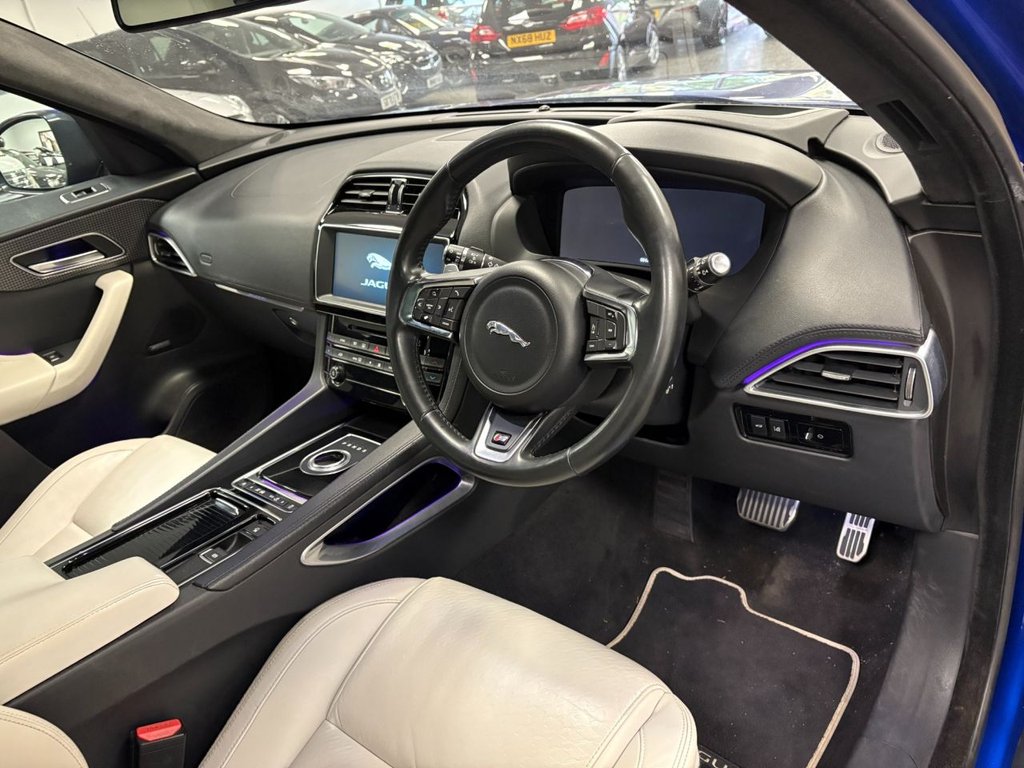 Used Jaguar F-Pace 2016 for sale - 76313058: Photo 10