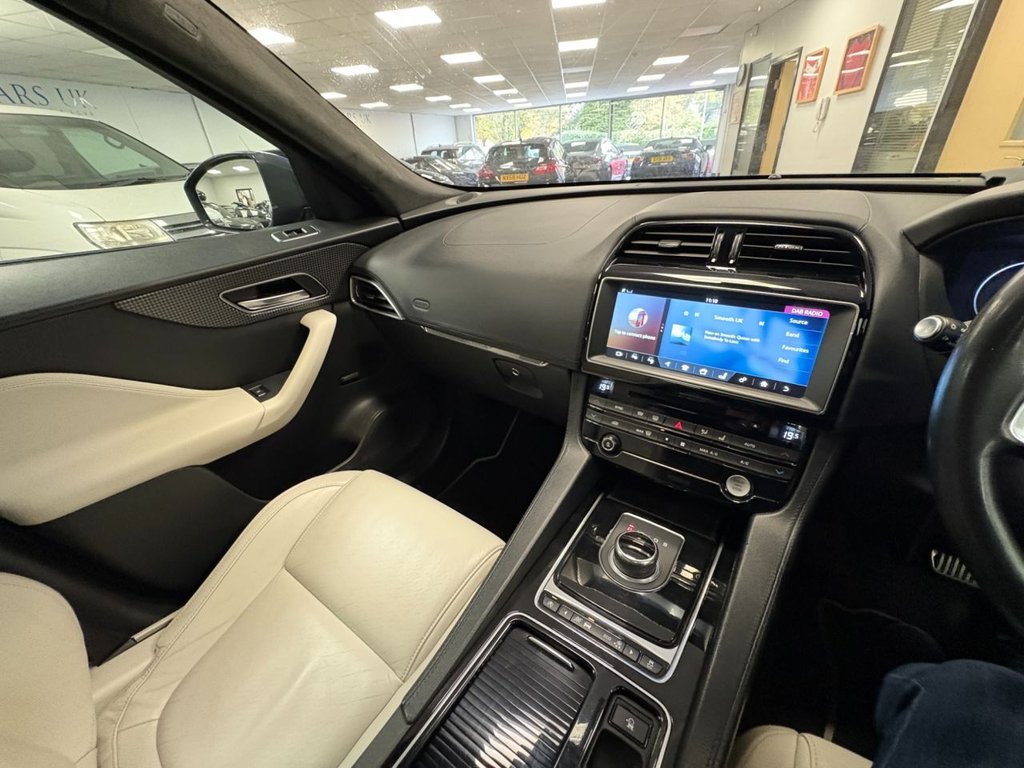 Used Jaguar F-Pace 2016 for sale - 76313058: Photo 35