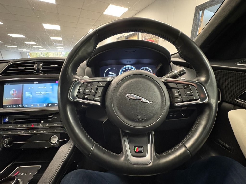 Used Jaguar F-Pace 2016 for sale - 76313058: Photo 37