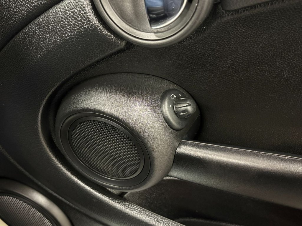 Used MINI Convertible 2012 for sale - 77850114: Photo 37