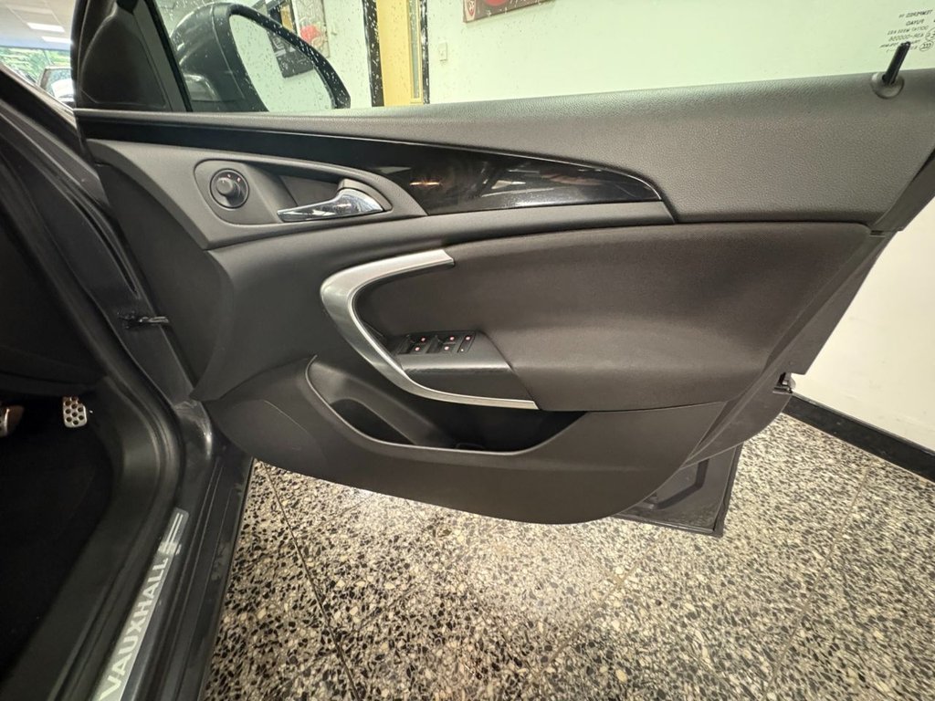 Used Vauxhall Insignia 2011 for sale - 76375993: Photo 32