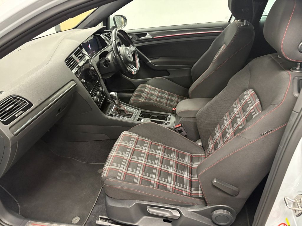 Used Volkswagen Golf 2018 for sale - 76520781: Photo 28