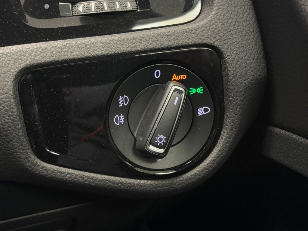 Used Volkswagen Golf 2018 for sale - 76520781: Photo 43