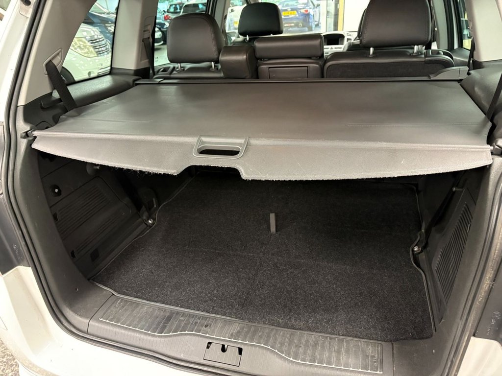Used Vauxhall Zafira 2010 for sale - 76092579: Photo 16
