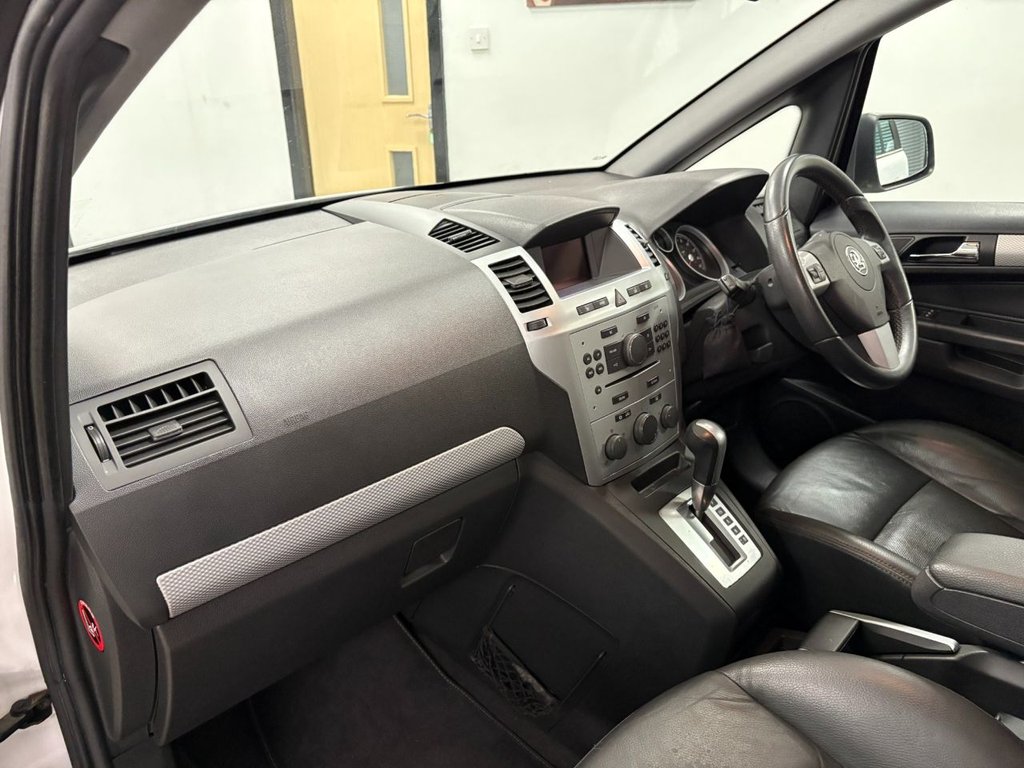Used Vauxhall Zafira 2010 for sale - 76092579: Photo 26