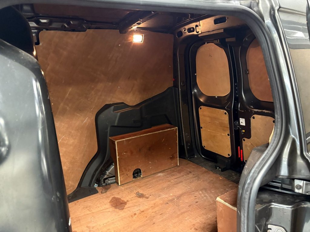 Used Ford Transit Courier 2018 for sale - 77048598: Photo 24