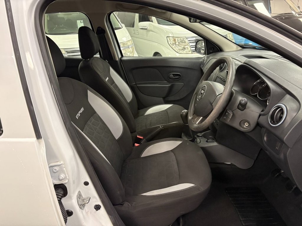 Used Dacia Sandero Stepway 2015 for sale - 77477651: Photo 15