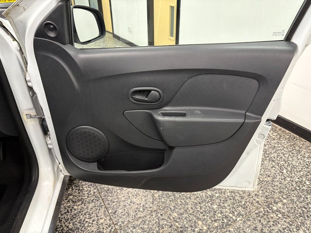 Used Dacia Sandero Stepway 2015 for sale - 77477651: Photo 17