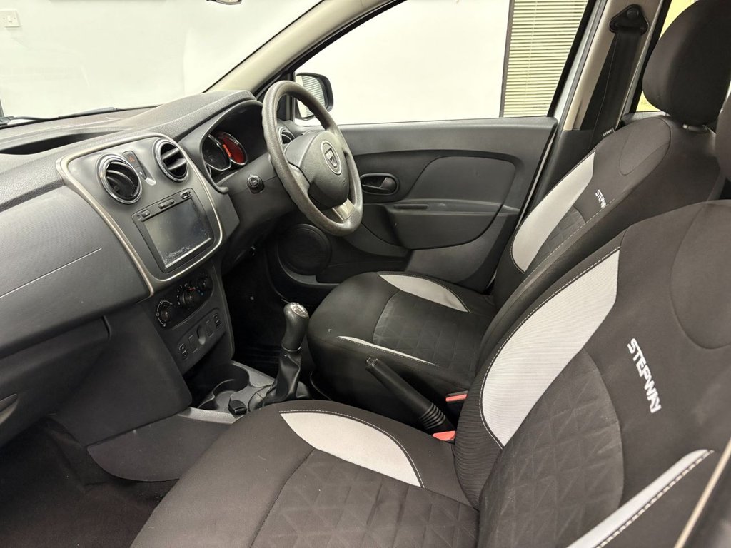 Used Dacia Sandero Stepway 2015 for sale - 77477651: Photo 28